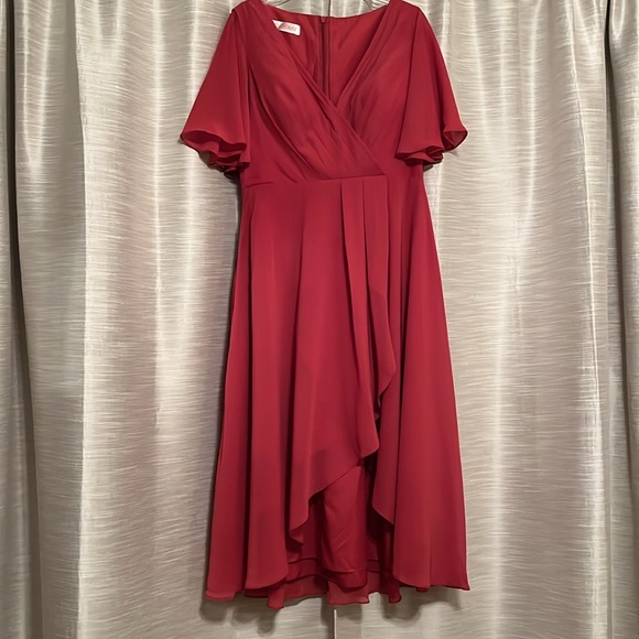 JJ’s House Dresses & Skirts - JJ’s House V neck chiffon dress size 14